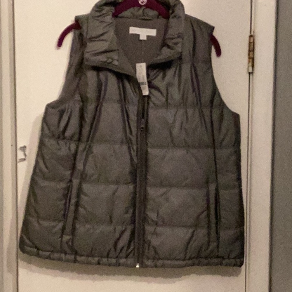 New York & Company Gray Quilted Puffer Vest